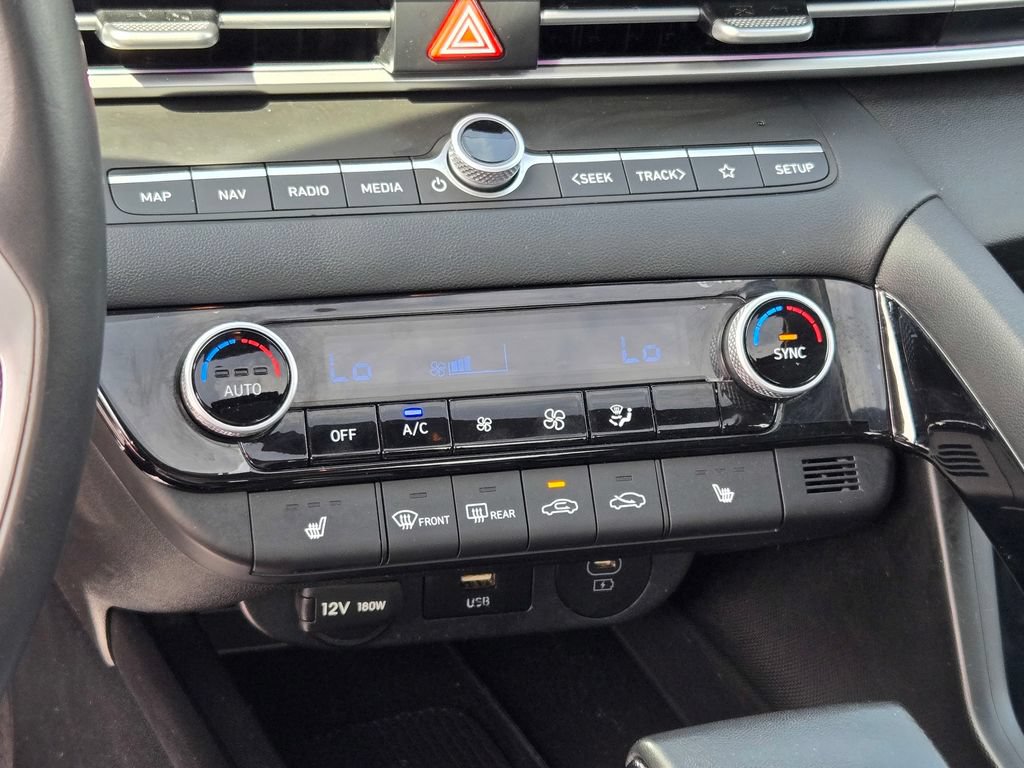 Certified 2024 Hyundai Elantra Limited FWD image 35