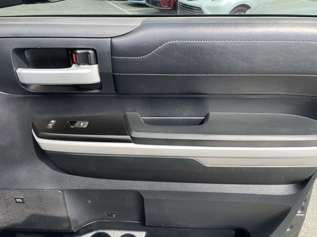 Used 2018 Toyota Tundra Limited w/ Limited Premium Package image 46