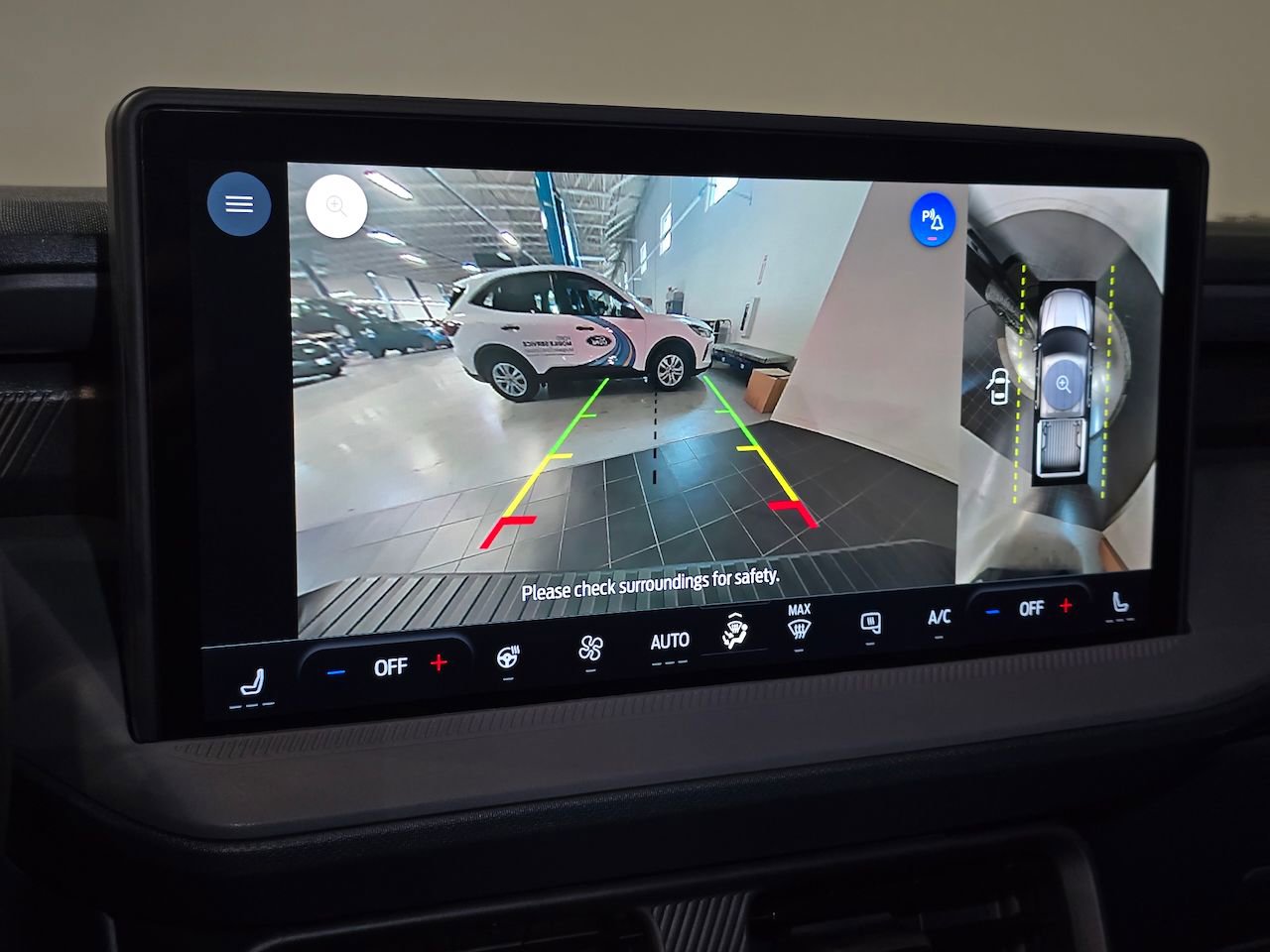 New 2025 Ford Maverick Lariat w/ Black Appearance Package image 27