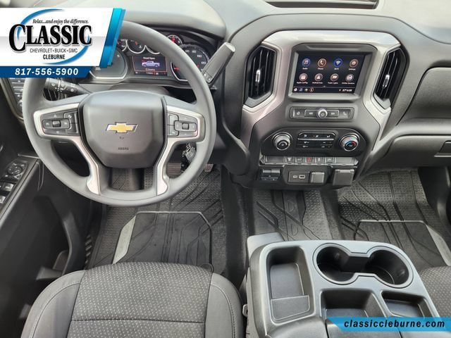 Used 2021 Chevrolet Silverado 2500 Custom w/ Custom Value Package AWD/4WD image 3