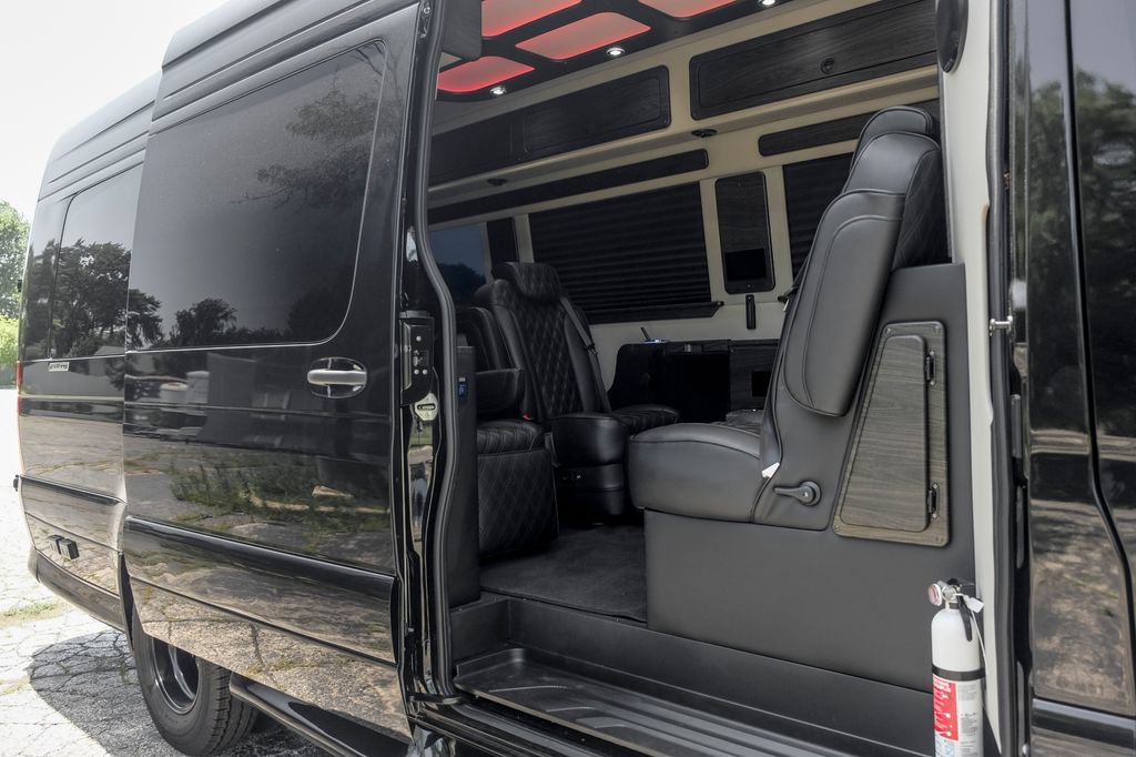 Used 2025 Mercedes-Benz Sprinter 3500 image 26