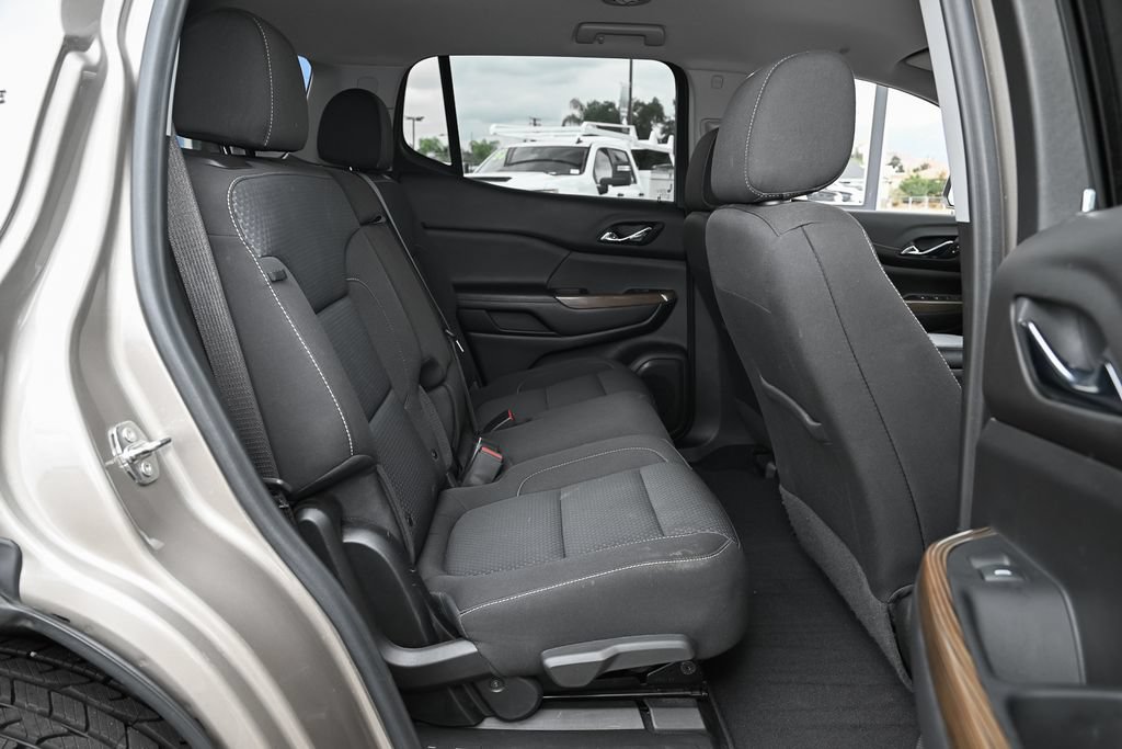 Used 2022 GMC Acadia SLE FWD image 41