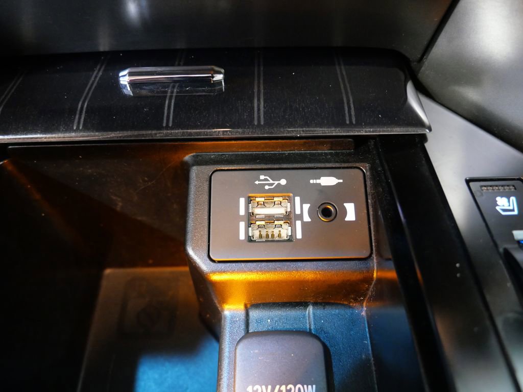 Used 2021 Lexus GX 460 Premium w/ Premium Package image 24