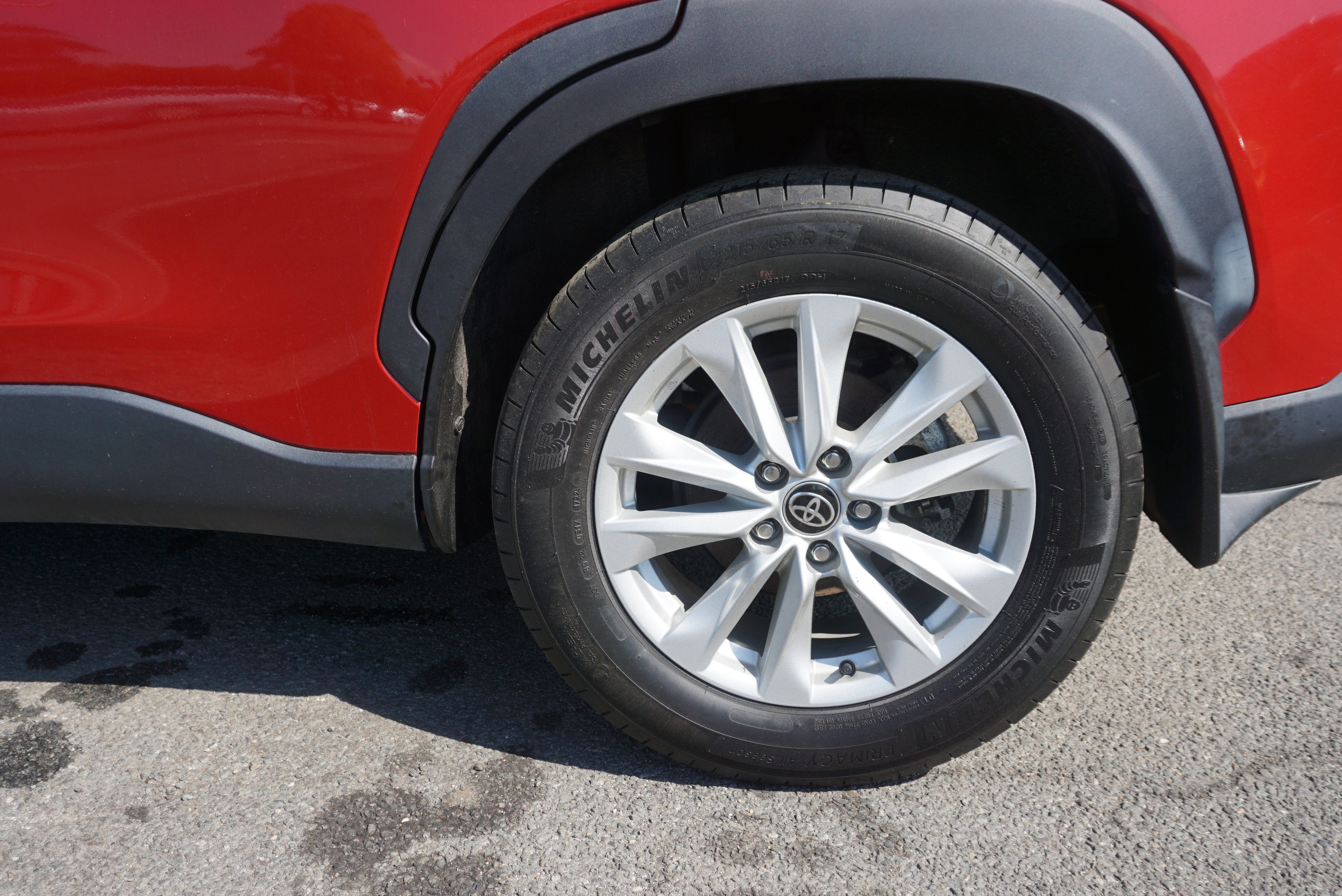 Used 2022 Toyota Corolla Cross LE AWD/4WD image 5