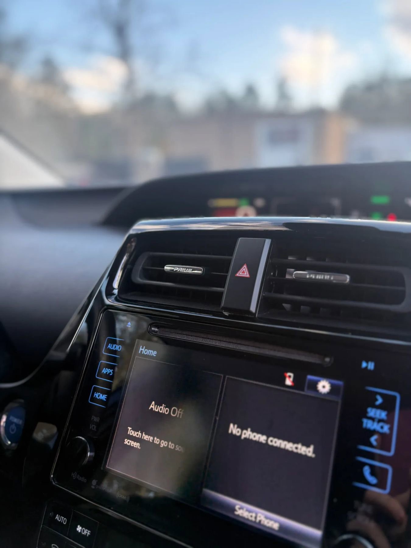 Used 2018 Toyota Prius Three FWD image 17