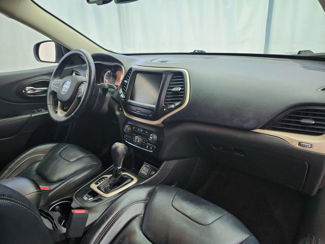 Used 2017 Jeep Cherokee Limited image 23