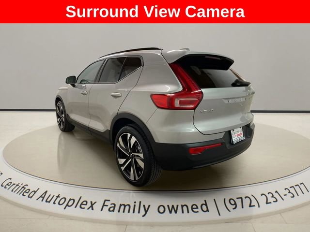 Used 2025 Volvo XC40 B5 Plus image 2