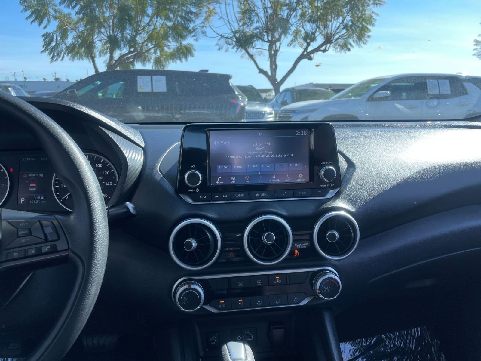 Used 2025 Nissan Sentra S image 17