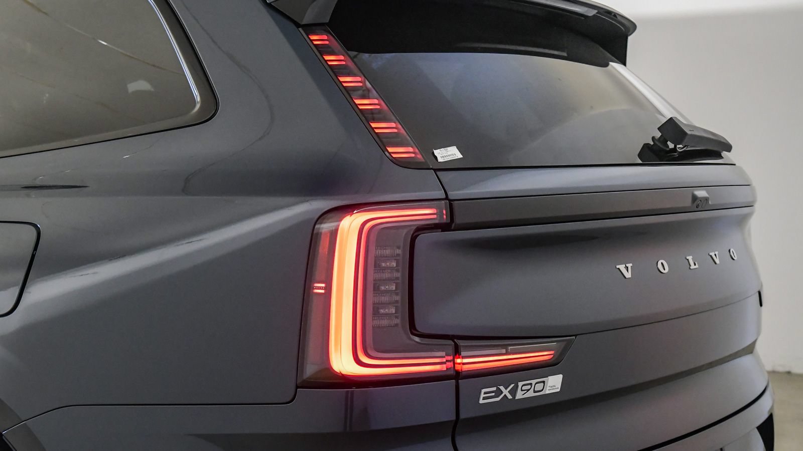 Certified 2025 Volvo EX90 Ultra AWD/4WD image 11
