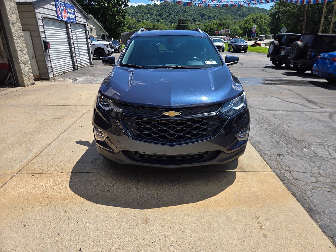 Used 2019 Chevrolet Equinox LT AWD/4WD image 2