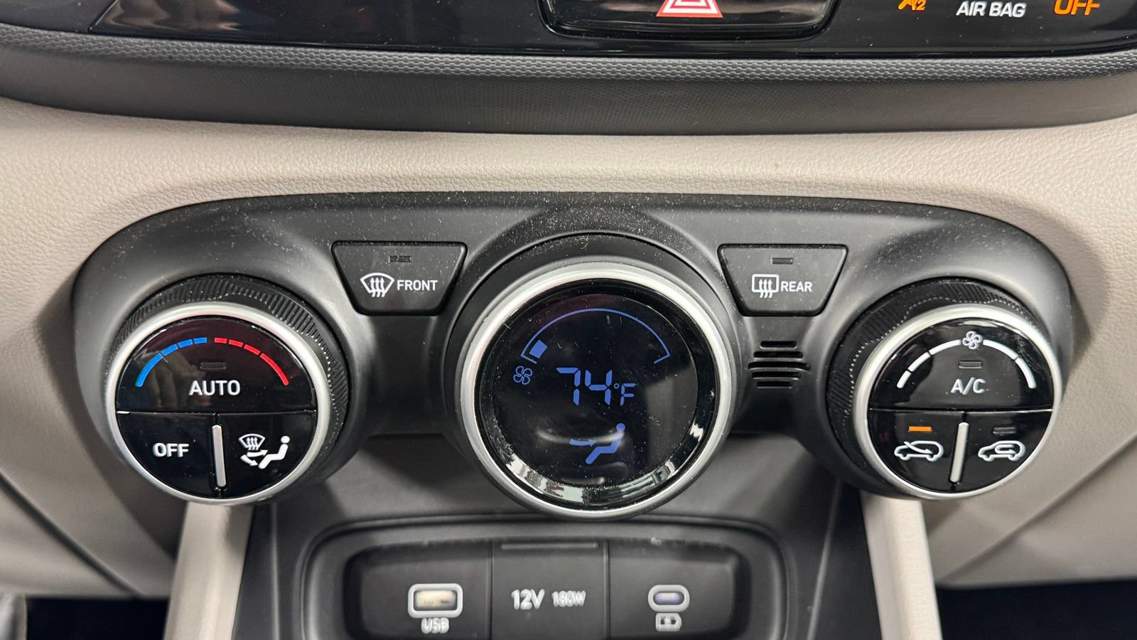 Used 2025 Hyundai Venue SEL FWD image 26