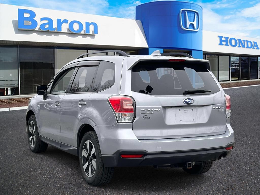 Used 2017 Subaru Forester 2.5i Premium AWD/4WD image 4