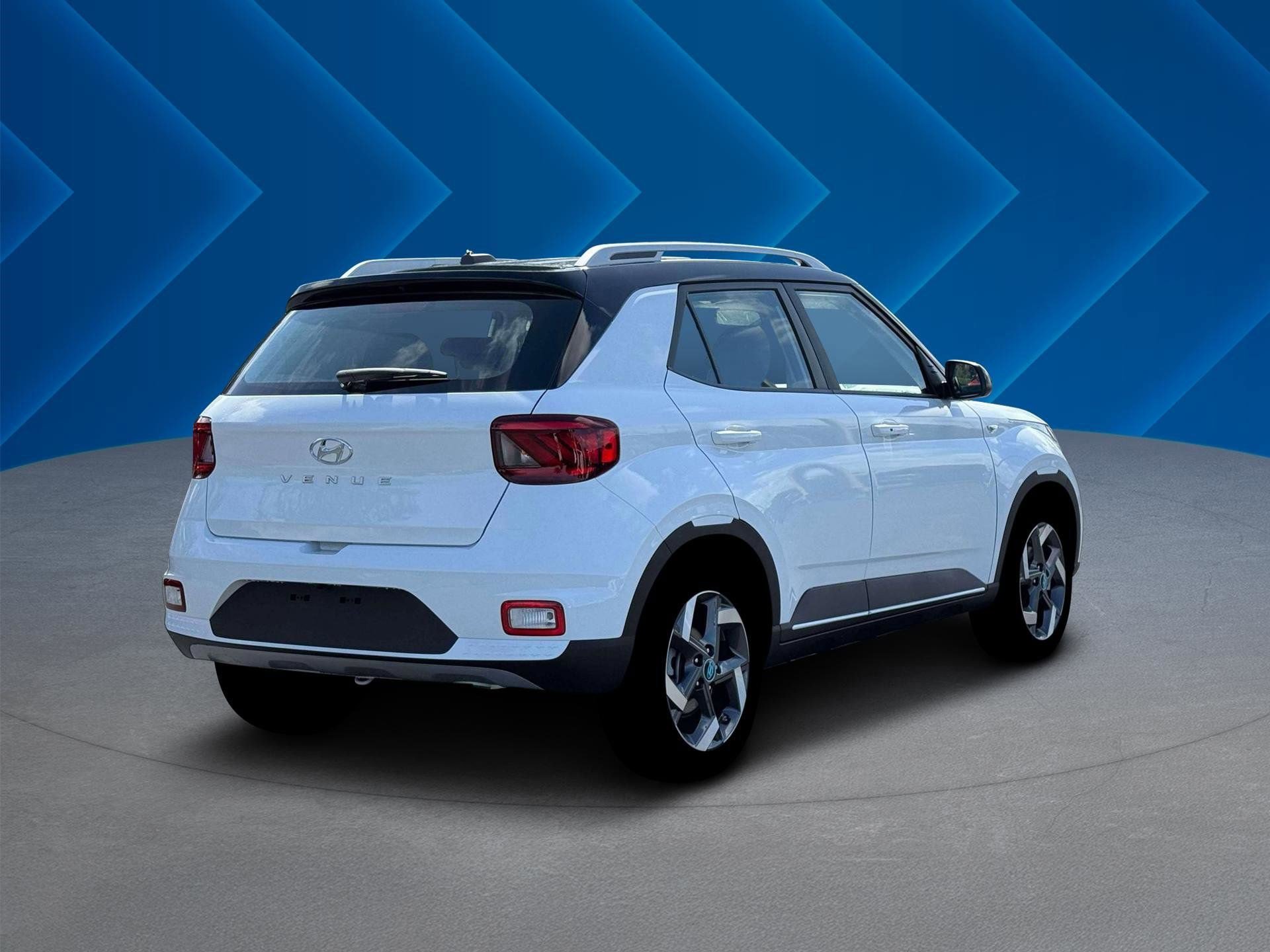 Used 2026 Hyundai Venue SEL FWD image 9