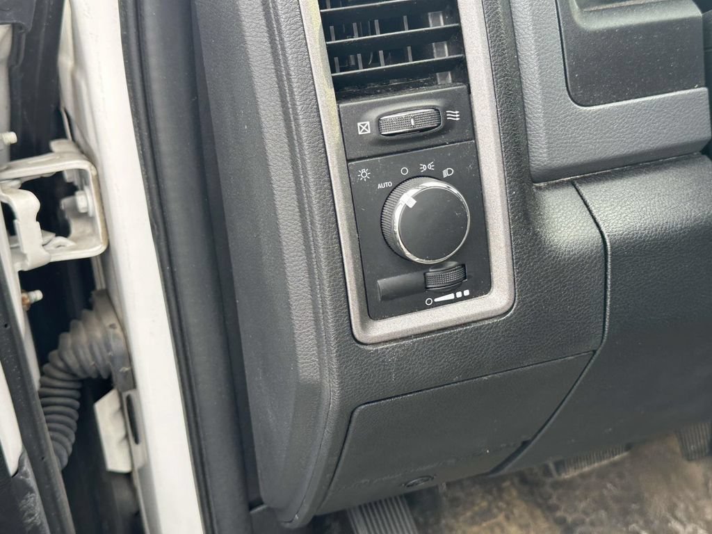 Used 2017 RAM 3500 Tradesman w/ Power & Remote Entry Group RWD image 17