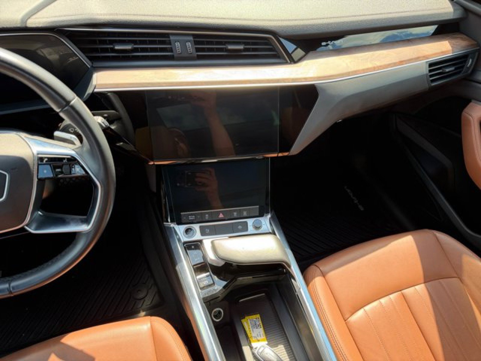 Used 2022 Audi e-tron Premium AWD/4WD image 14