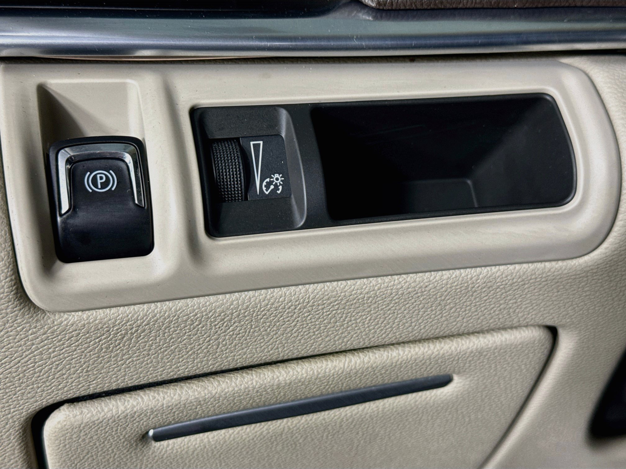 Used 2014 Cadillac XTS Luxury AWD/4WD image 9