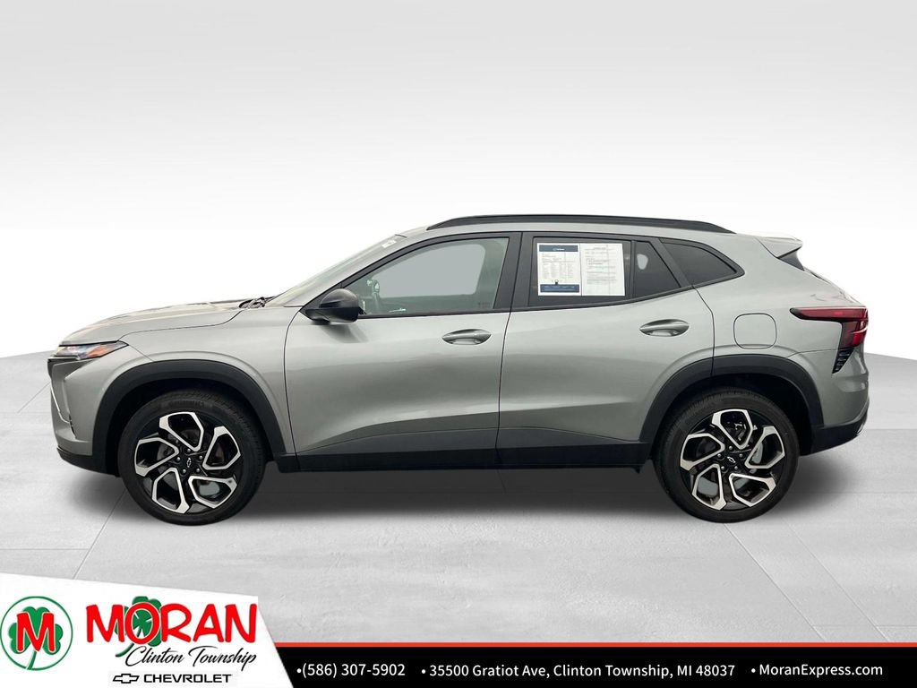 Certified 2025 Chevrolet Trax RS w/ Driver Confidence Package FWD image 3