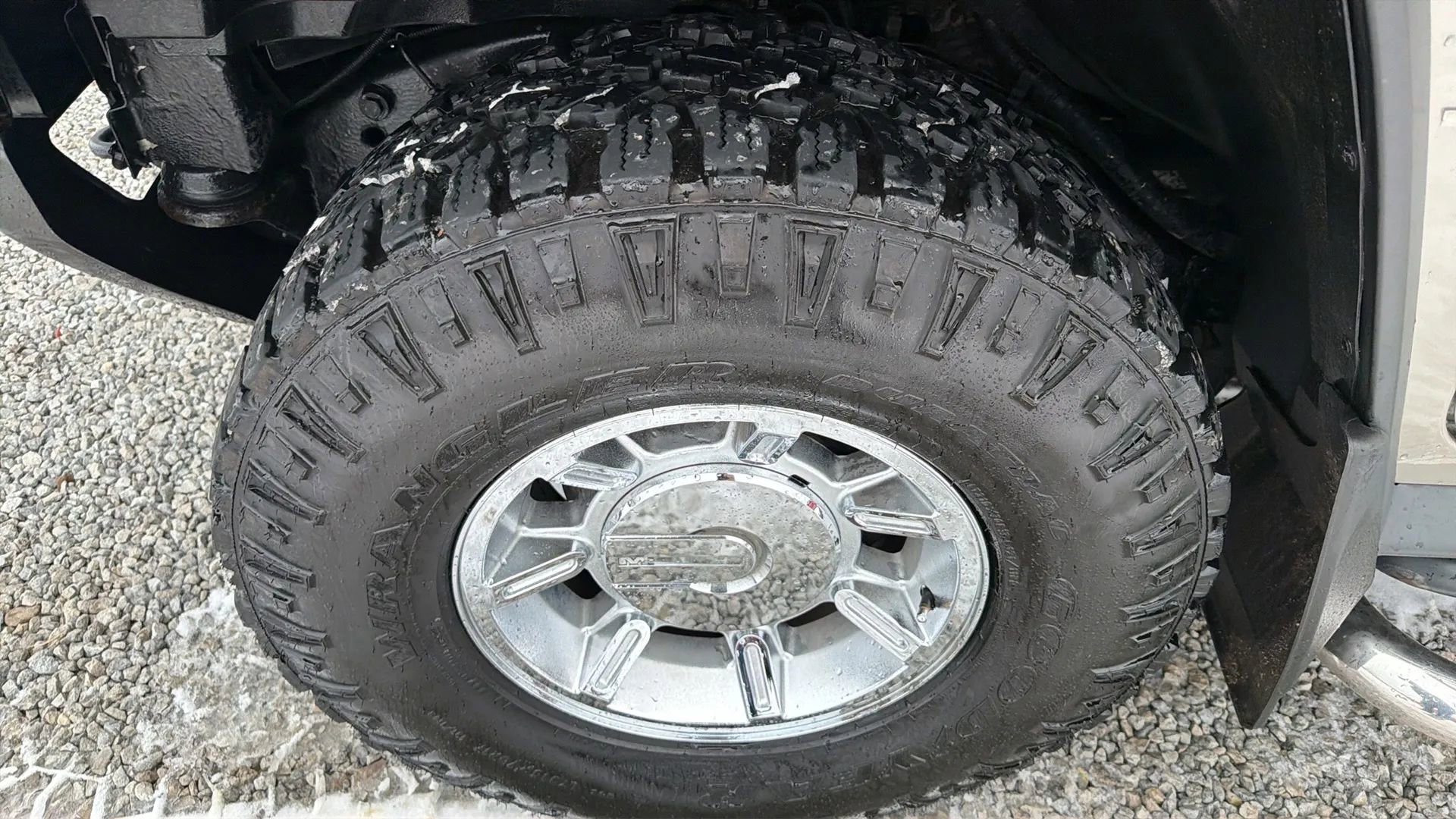 Used 2003 HUMMER H2 w/ Preferred Equipment Group image 11