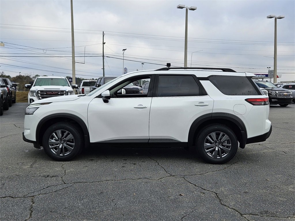 New 2025 Nissan Pathfinder SV image 2
