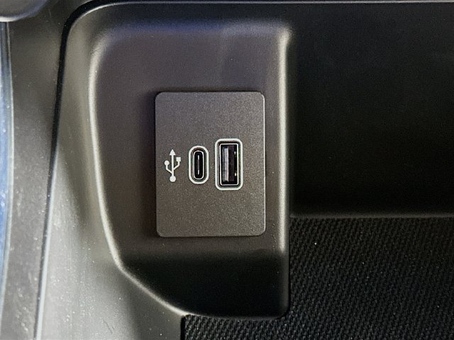 Used 2025 Ford F150 STX w/ Equipment Group 200A RWD image 18