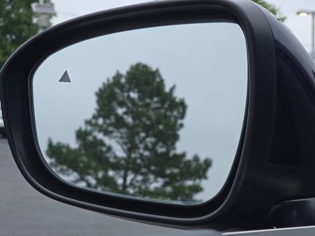 Used 2024 Mitsubishi Outlander FWD image 24