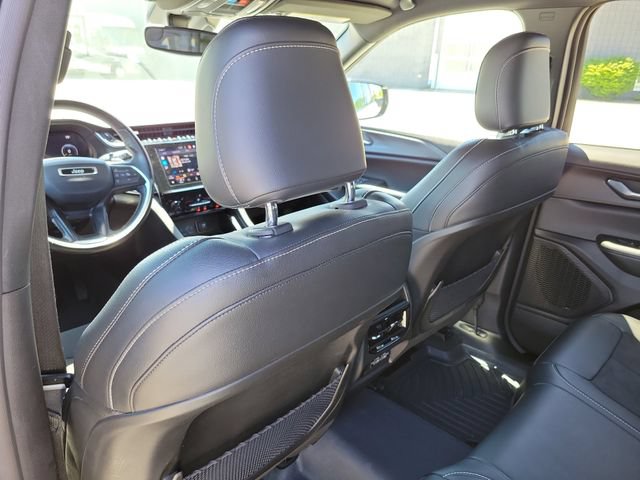 Used 2024 Jeep Grand Cherokee Altitude AWD/4WD image 23