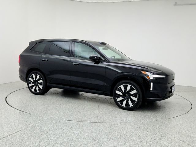 New 2025 Volvo EX90 Plus image 3
