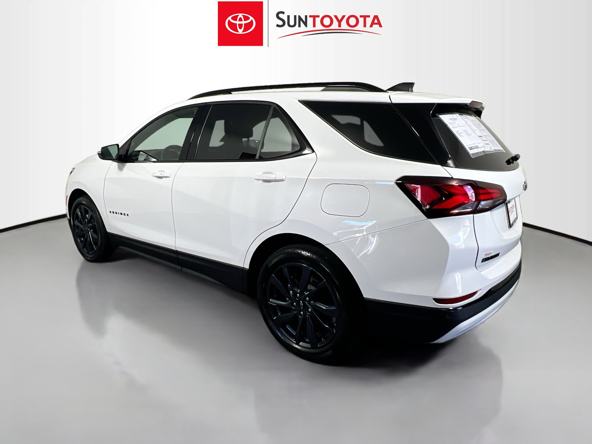 Used 2024 Chevrolet Equinox RS w/ RS Leather Package FWD image 6