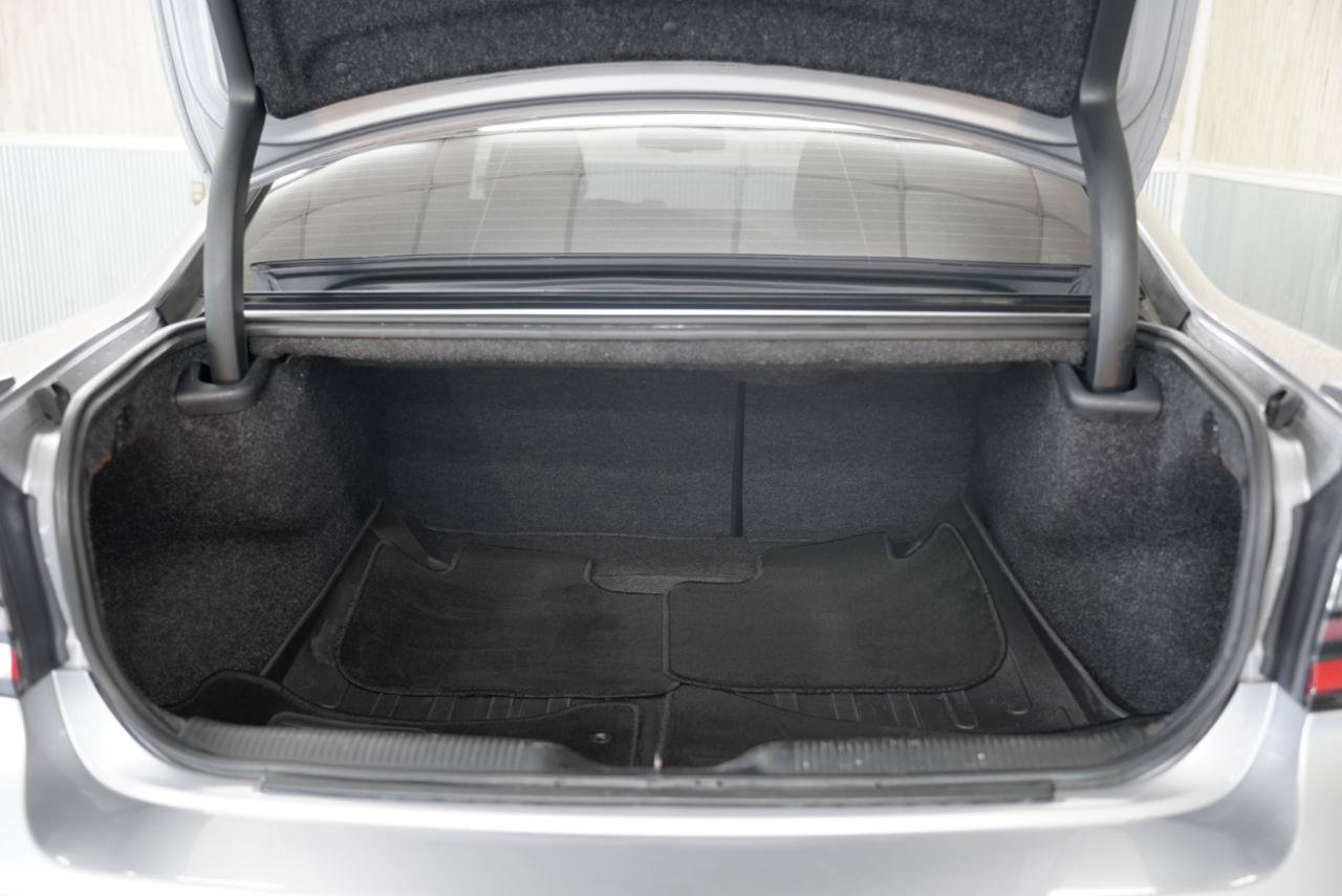 Used 2018 Dodge Charger R/T RWD image 31