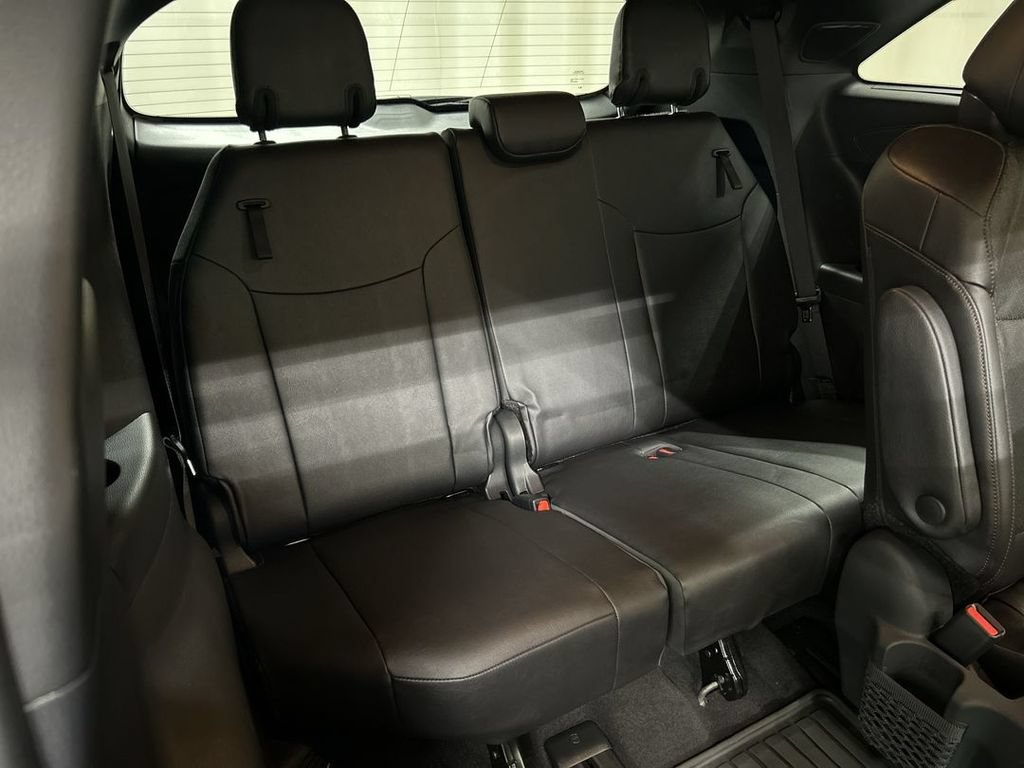 Used 2026 Toyota Sienna Platinum AWD/4WD image 22