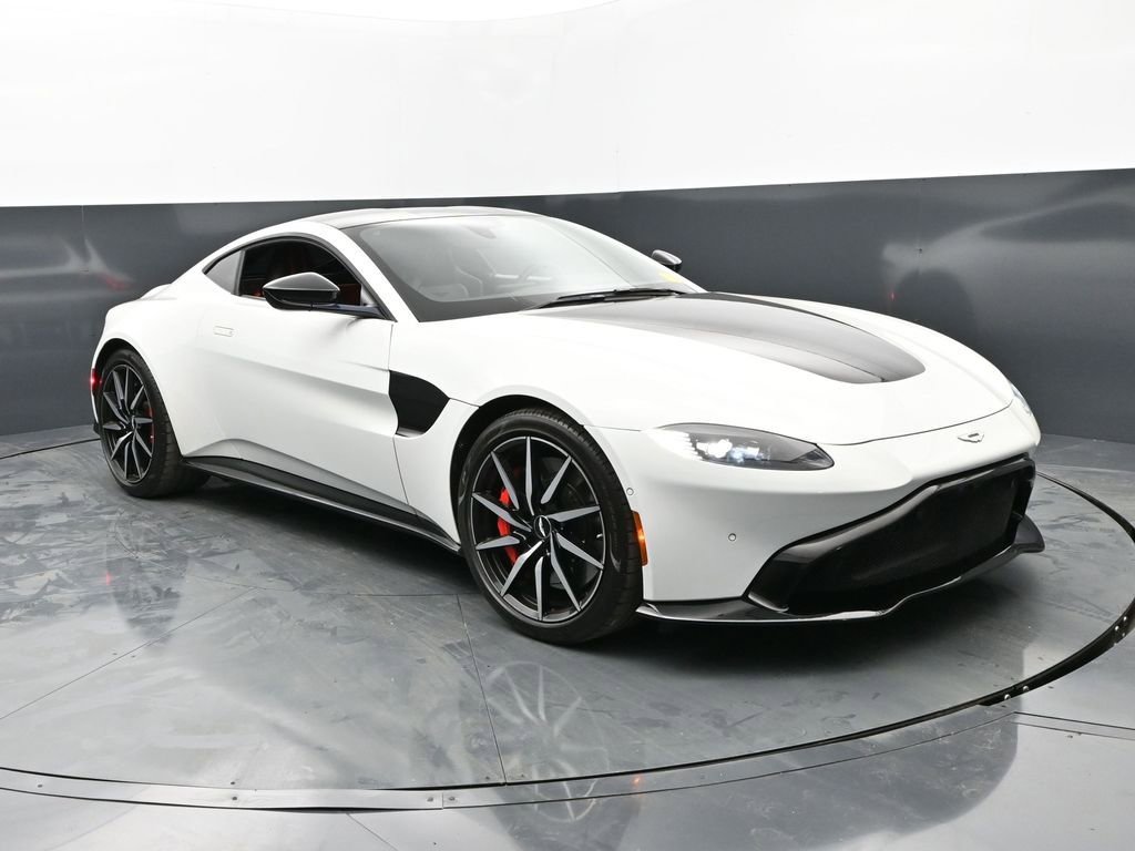 Used 2019 Aston Martin V8 Vantage Coupe image 2