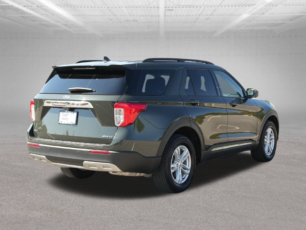 Used 2024 Ford Explorer XLT w/ Equipment Group 202A AWD/4WD image 9