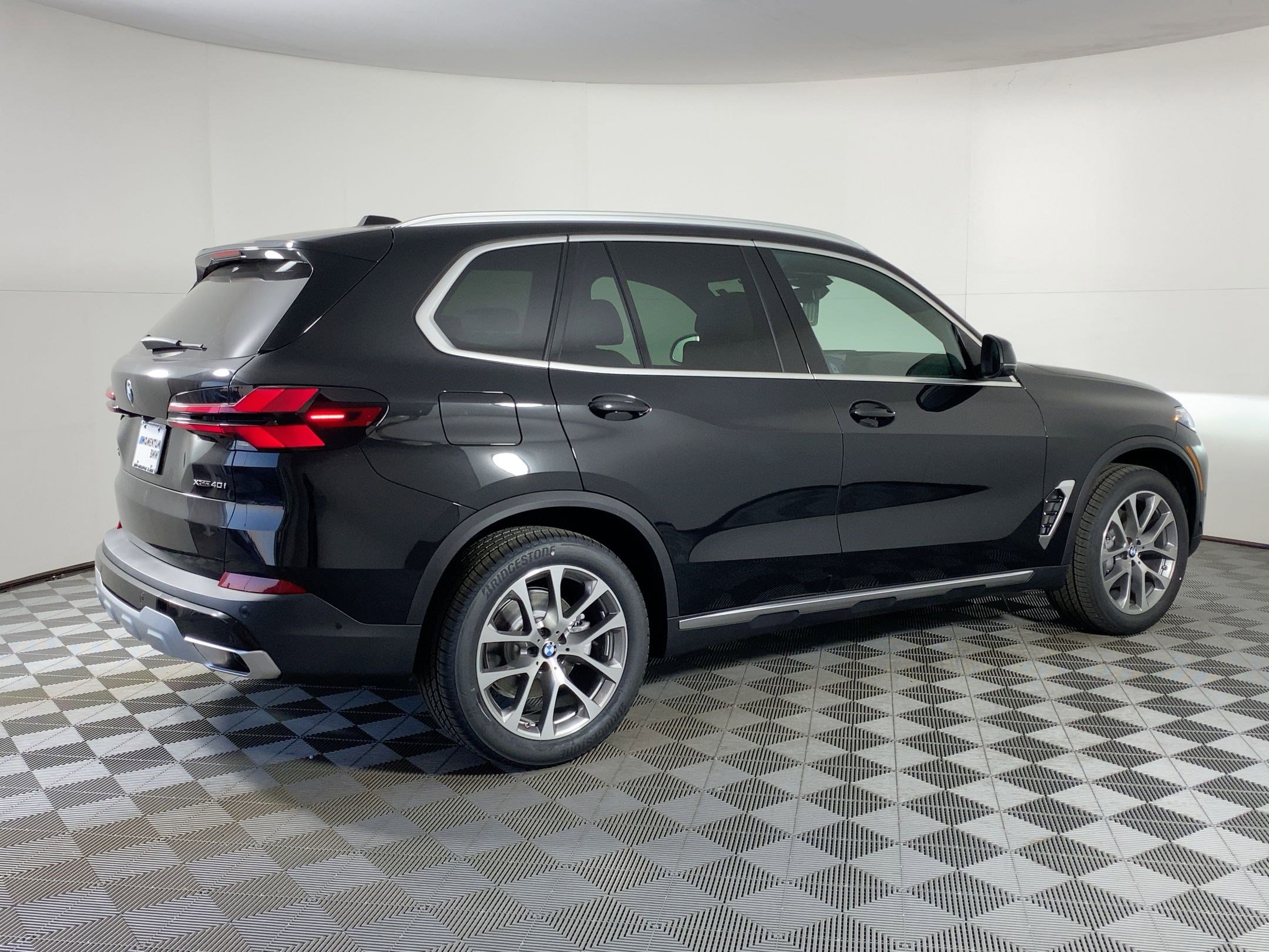 Used 2026 BMW X5 xDrive40i w/ Climate Comfort Package image 7