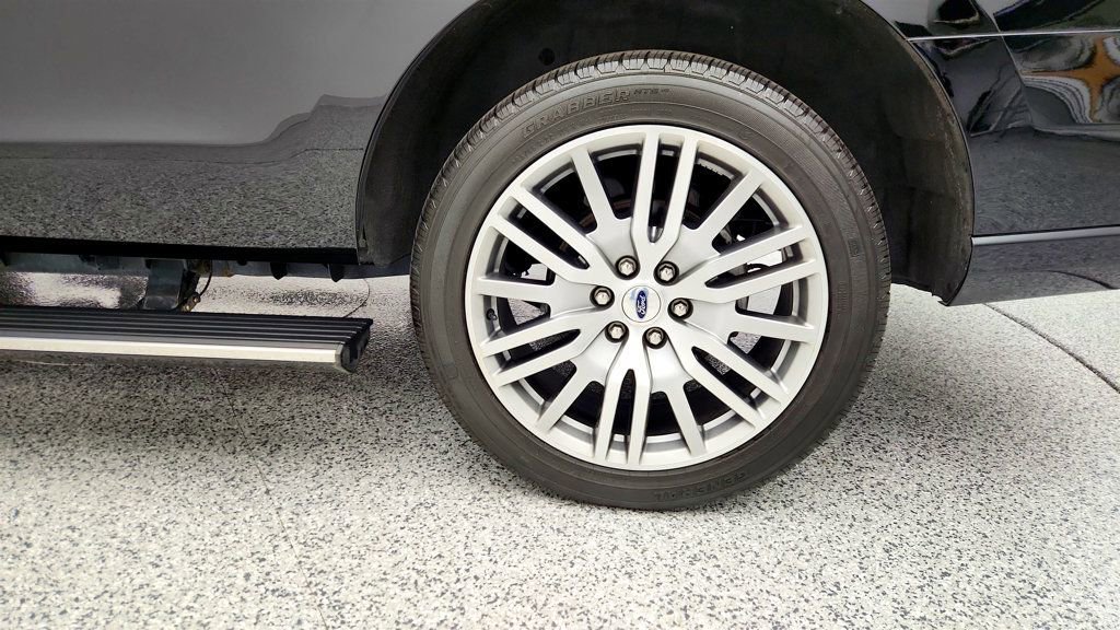 Used 2023 Ford Expedition Platinum image 9