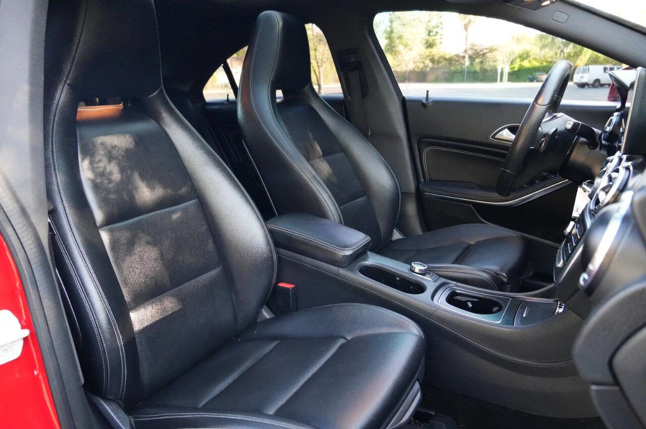 Used 2018 Mercedes-Benz CLA 250 image 17