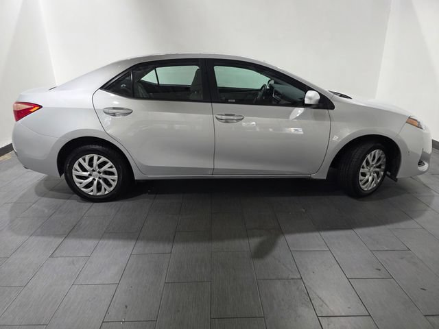 Used 2017 Toyota Corolla LE w/ Carpet Mat Package (TMS) FWD image 6