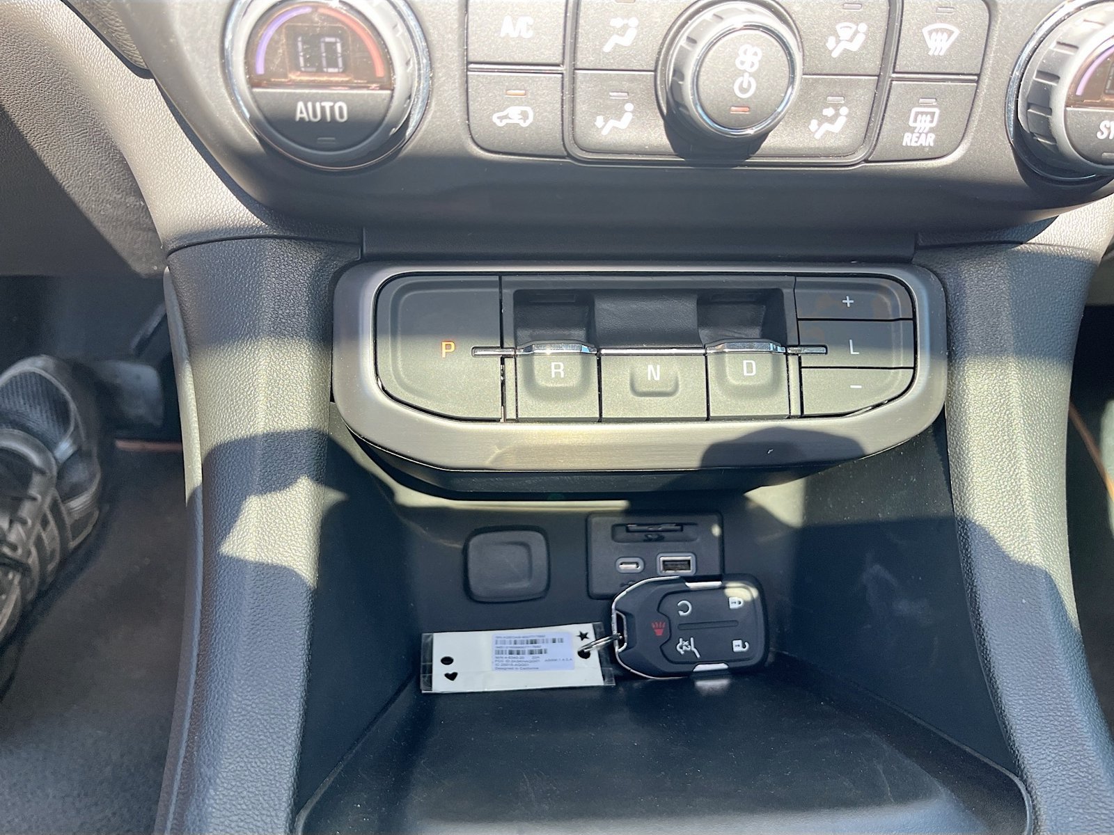 Used 2023 GMC Acadia AT4 w/ Technology Package AWD/4WD image 16