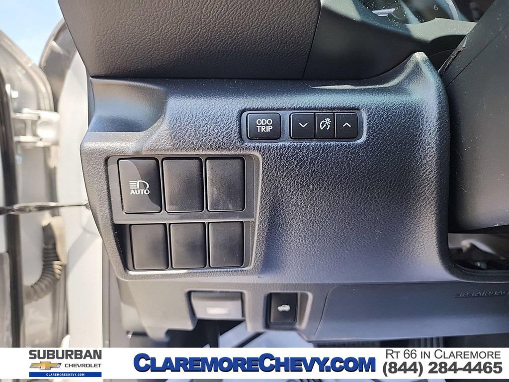 Used 2017 Lexus IS 200t RWD image 11
