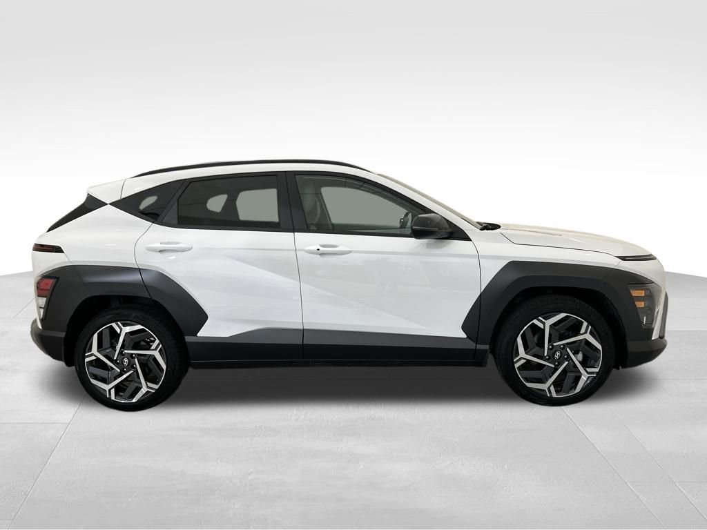 Used 2026 Hyundai Kona SEL Premium FWD image 7