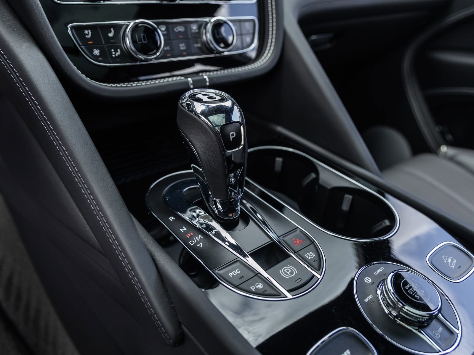 Used 2023 Bentley Bentayga AWD/4WD image 34