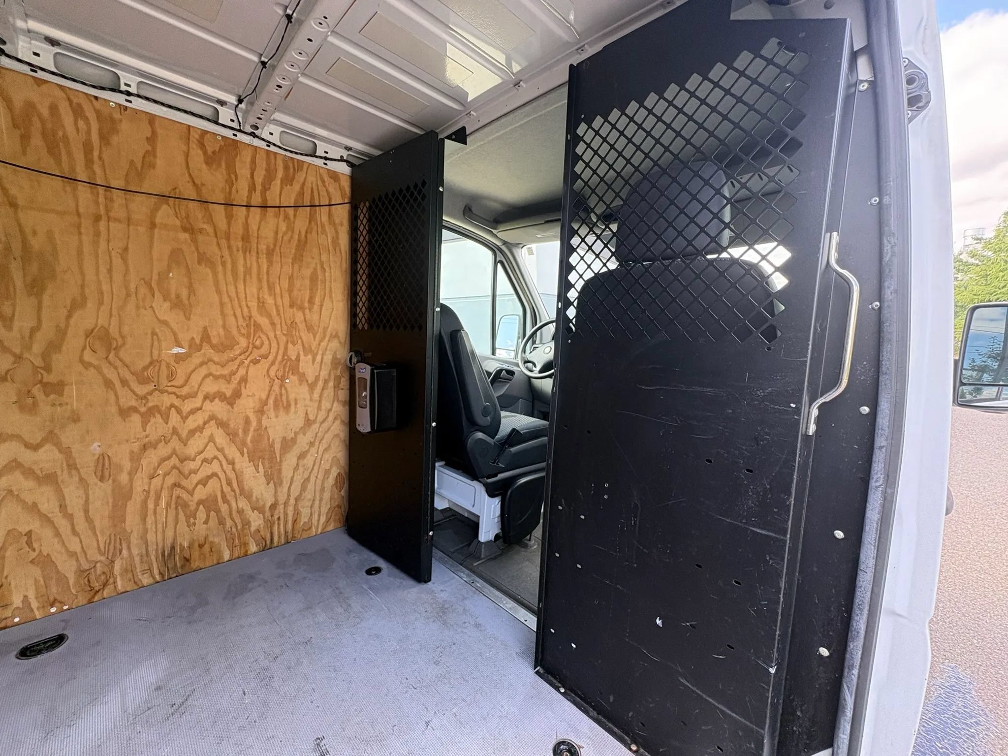 Used 2007 Dodge Sprinter 2500 RWD image 25