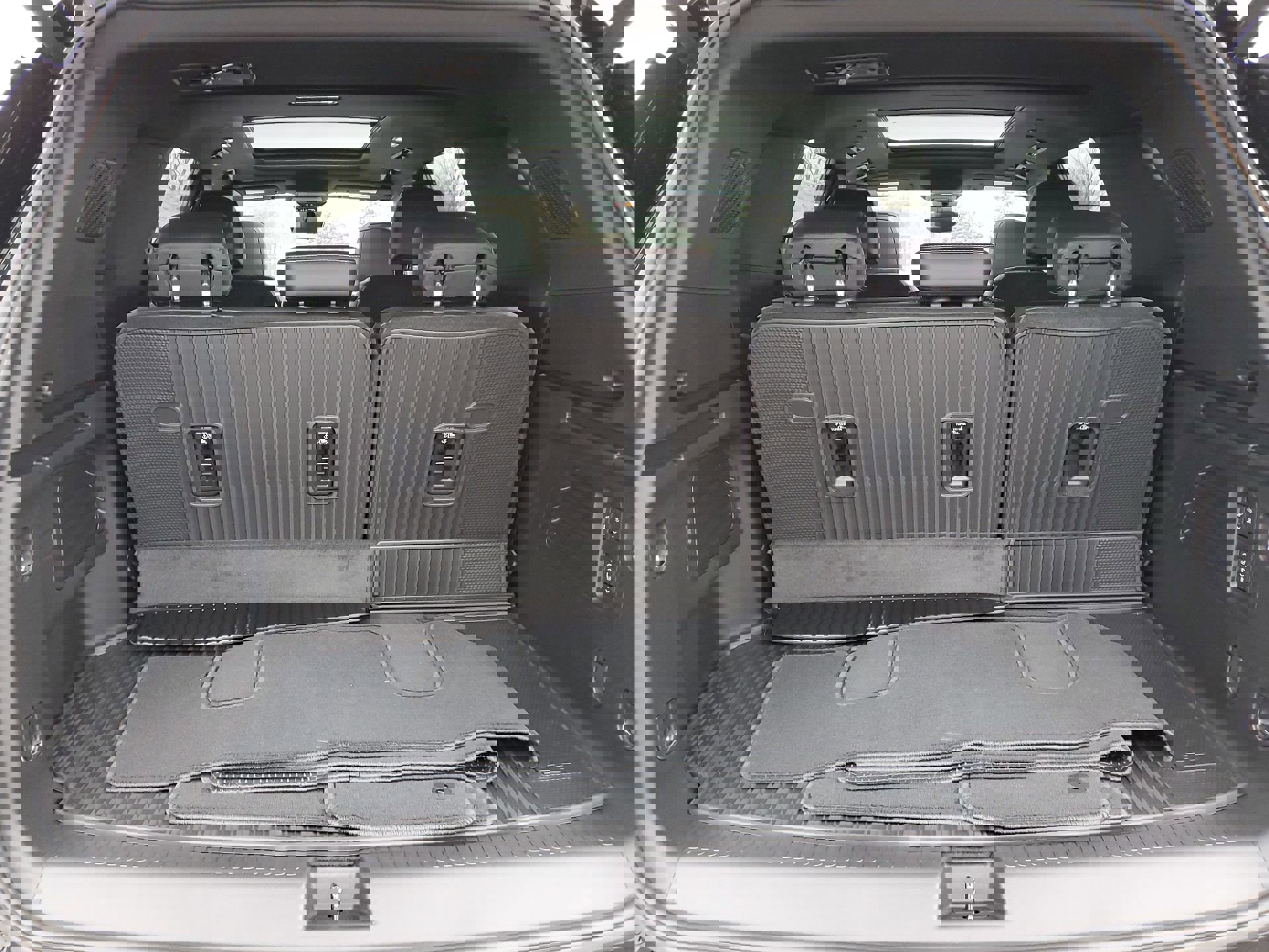 New 2026 Chevrolet Traverse High Country w/ LPO, Floor Liner Package image 90