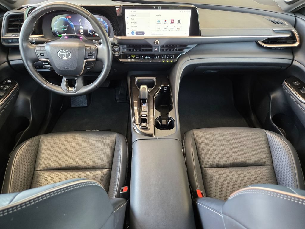 Used 2025 Toyota Crown Platinum AWD/4WD image 16