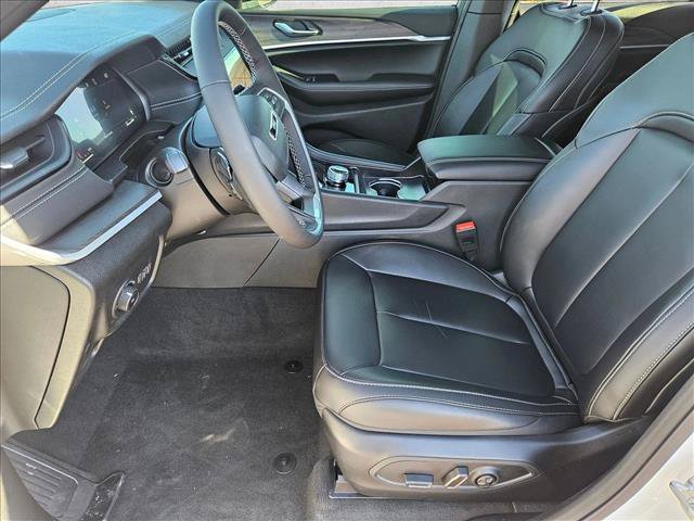 New 2026 Jeep Grand Cherokee Limited w/ Limited Altitude Package RWD video 4