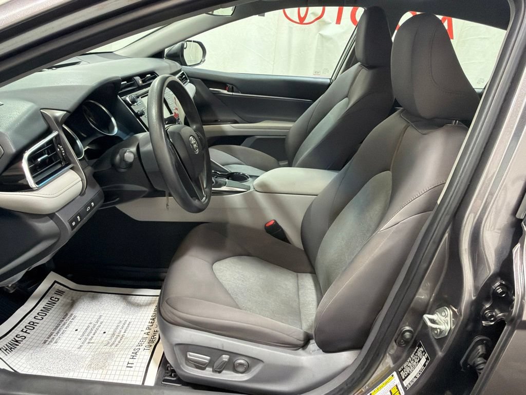 Used 2018 Toyota Camry LE FWD image 22