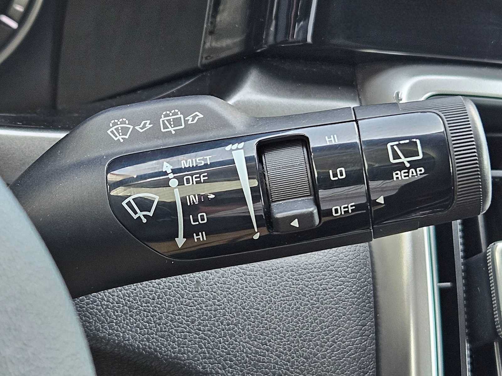Used 2022 Kia Sorento LX FWD image 26