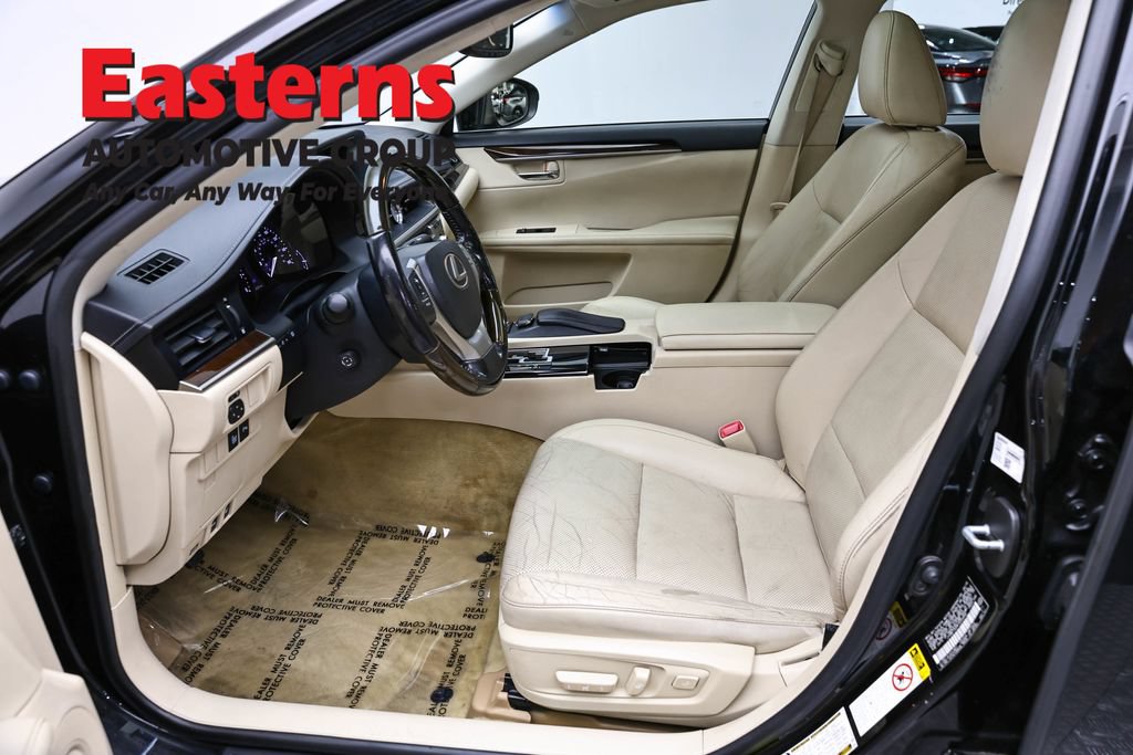 Used 2015 Lexus ES 350 w/ Luxury Package FWD image 14