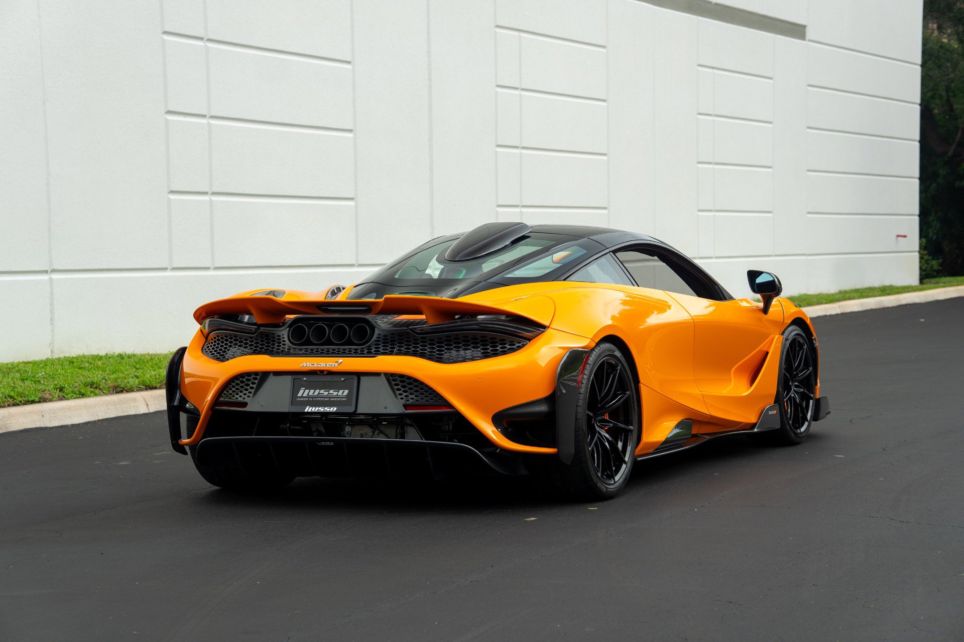 Used 2021 McLaren 765LT image 16