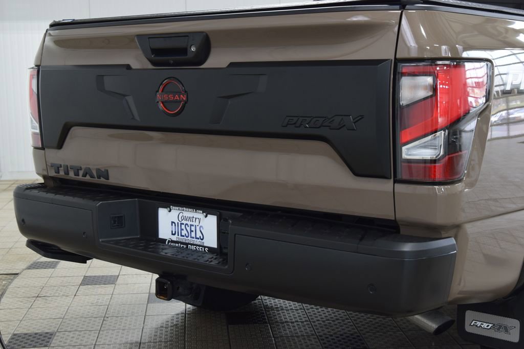 Used 2024 Nissan Titan PRO-4X w/ Pro-4x Convenience Package image 17