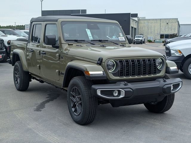 New 2026 Jeep Gladiator Sport AWD/4WD image 2